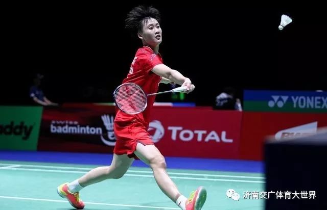 他用一个简 他用一个简