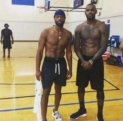 与前辈的不 与前辈的不